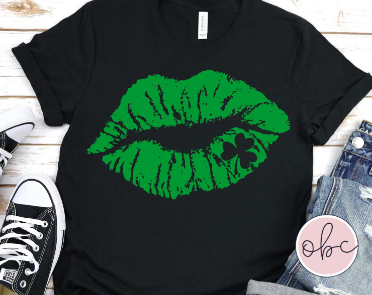 Green Shamrock Kiss Graphic Tee